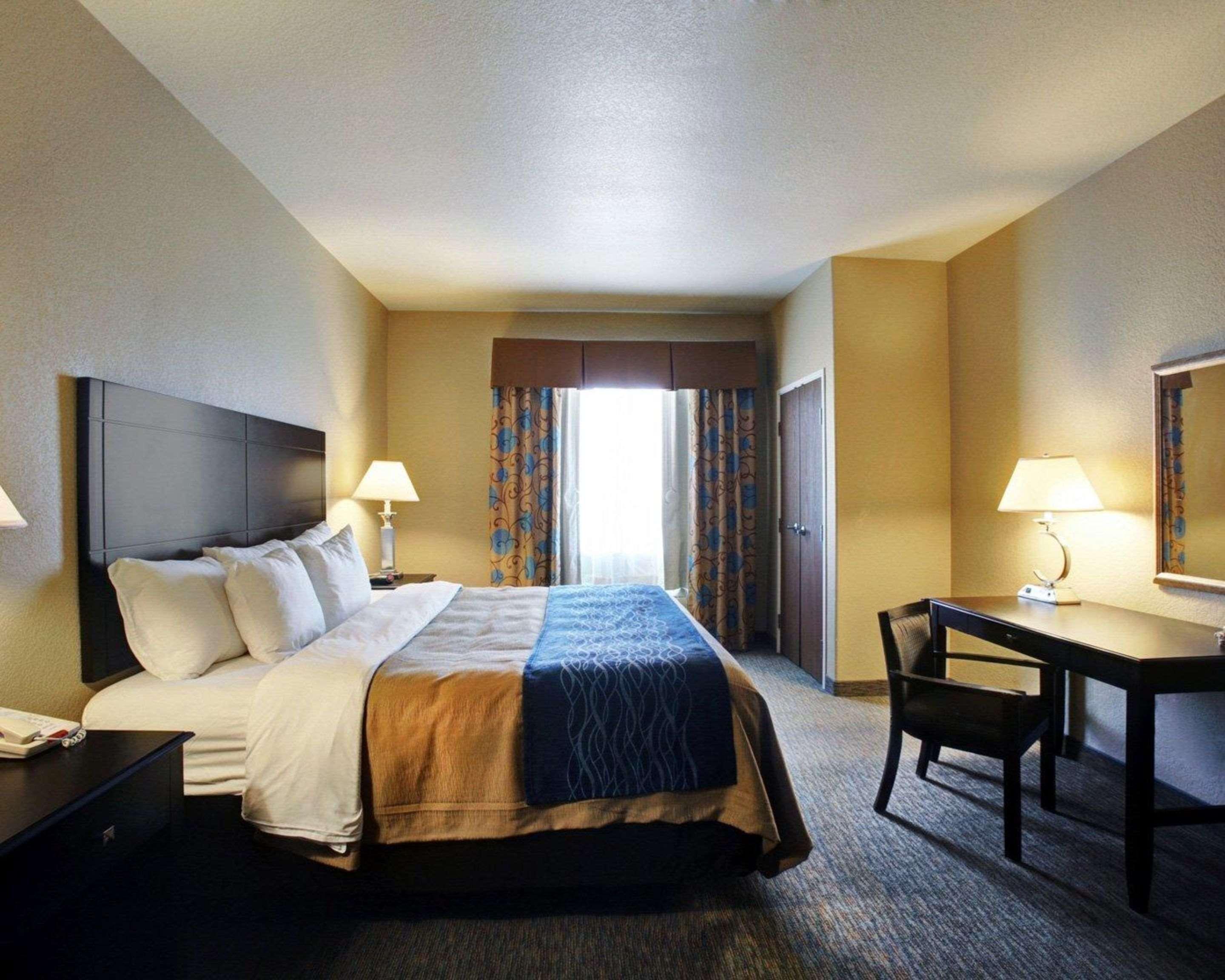 Spark By Hilton Selma Exterior photo