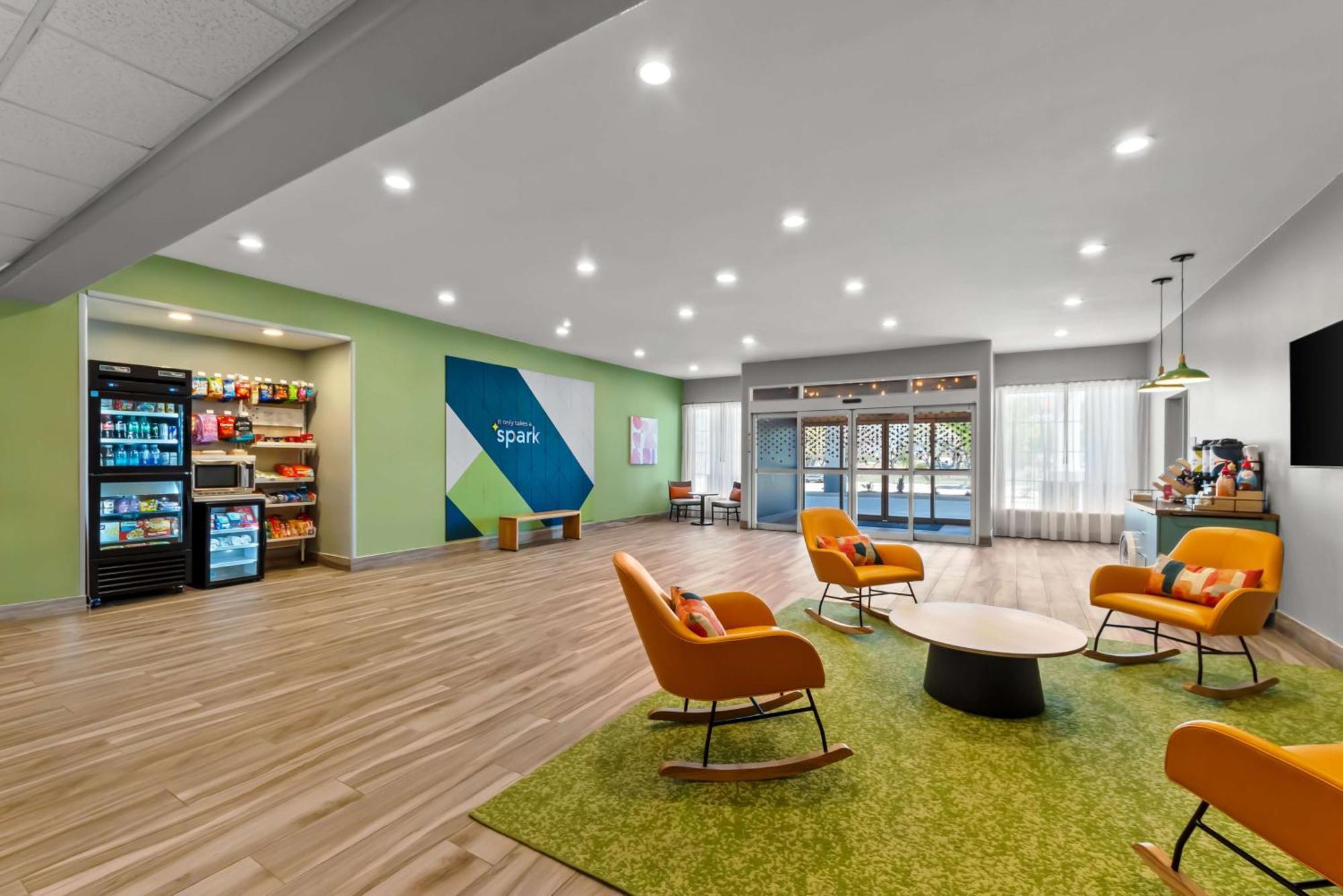 Spark By Hilton Selma Exterior photo